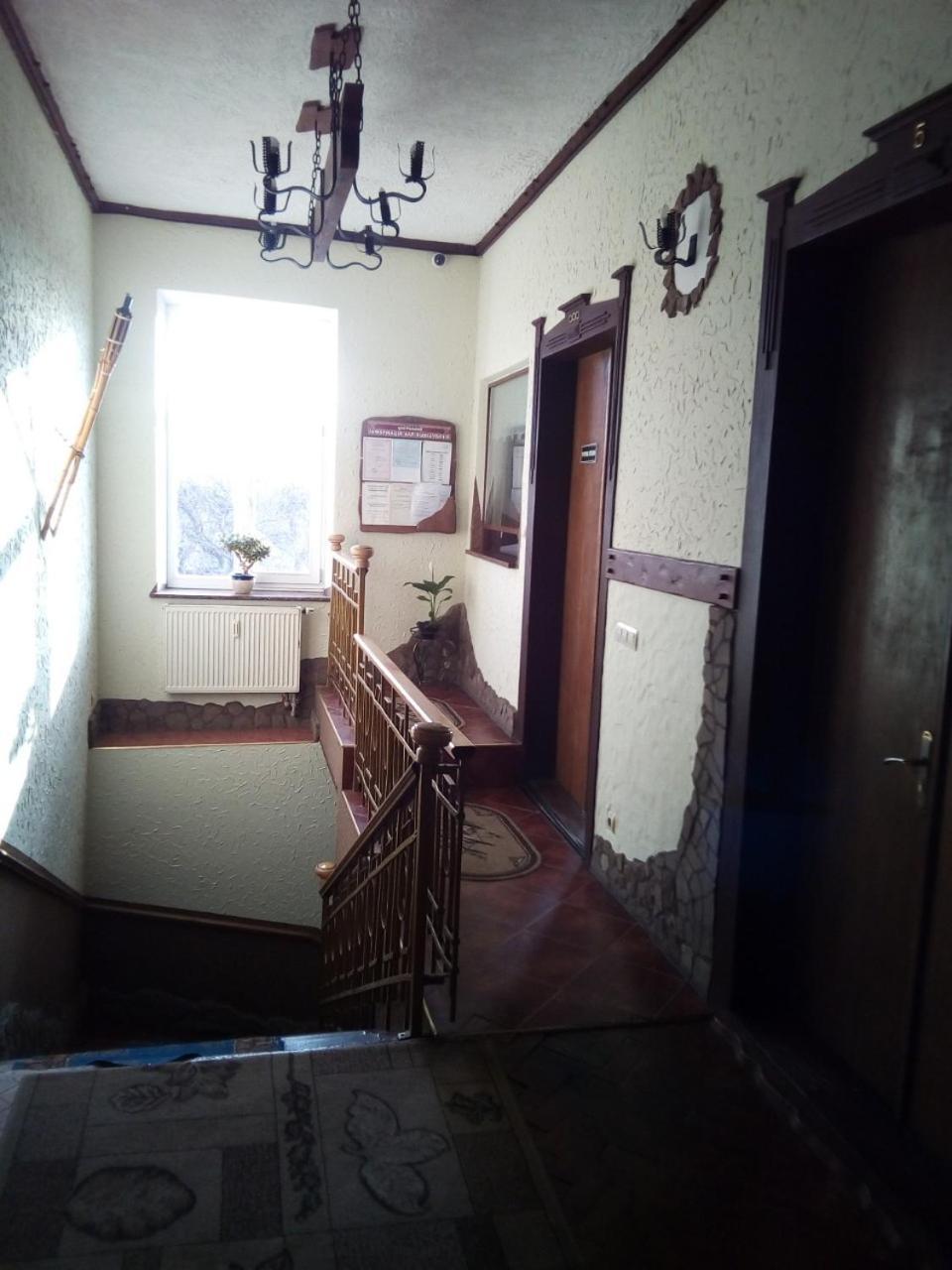 Готель Центральний Brody Exterior photo